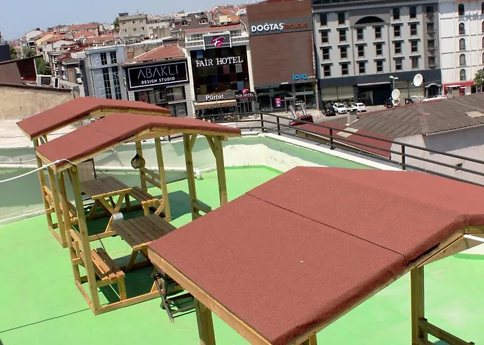 White Crown Ve Yasam Merkezi