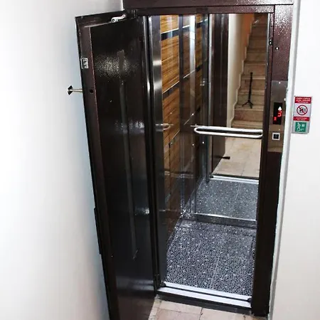 White Crown Ve Yasam Merkezi 伊斯坦布尔