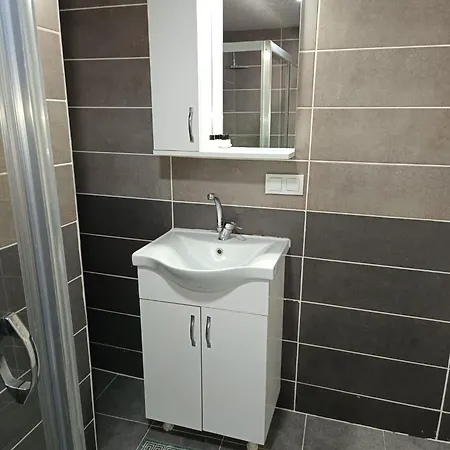 White Crown Ve Yasam Merkezi