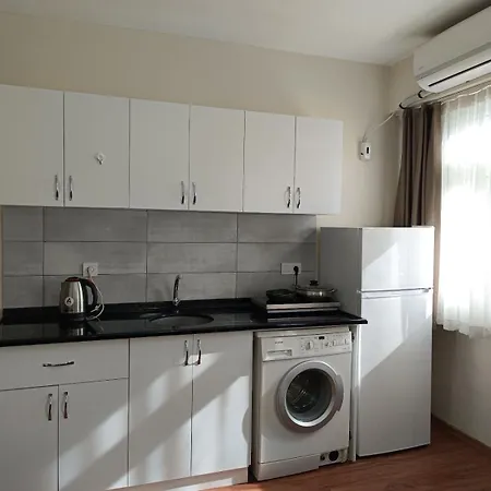 White Crown Ve Yasam Merkezi