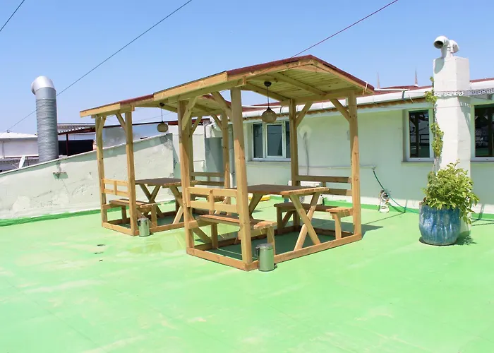 White Crown Ve Yasam Merkezi Apart-hotel Istambul