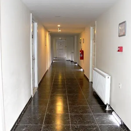 Aparthotel White Crown Ve Yasam Merkezi *